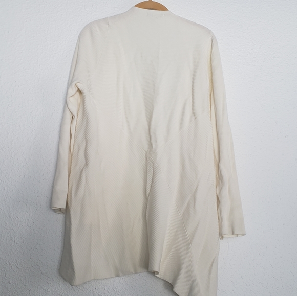 Sweater - Picture 2 of 5